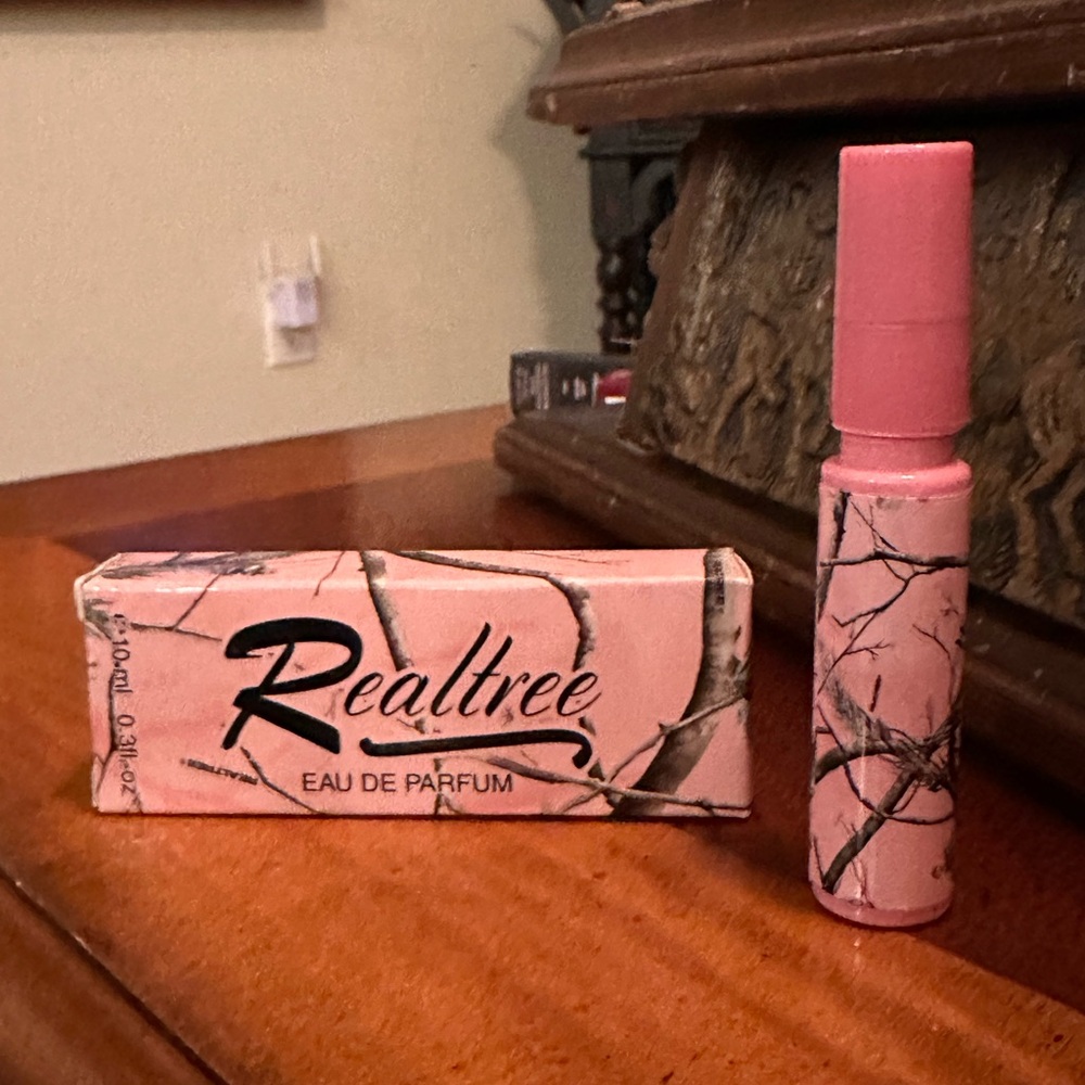 Realtree for Her Eau De Parfum,‎ specifically the 0.3 oz travel size spray